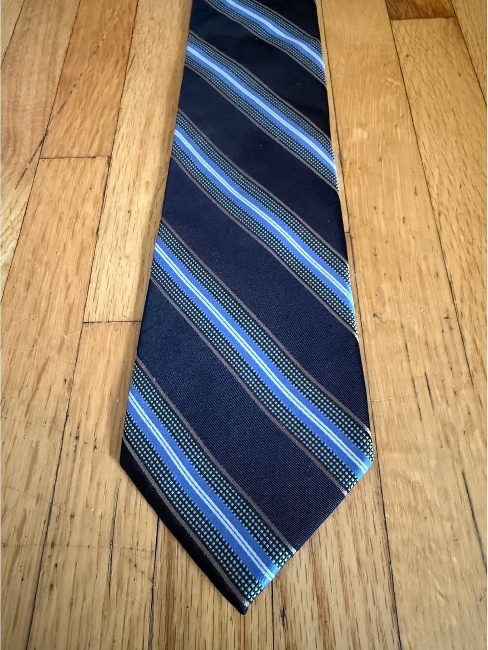 Michael Kors Men’s Tie Navy Blue Brown Stripe 100% Silk 3.25” Classic Necktie